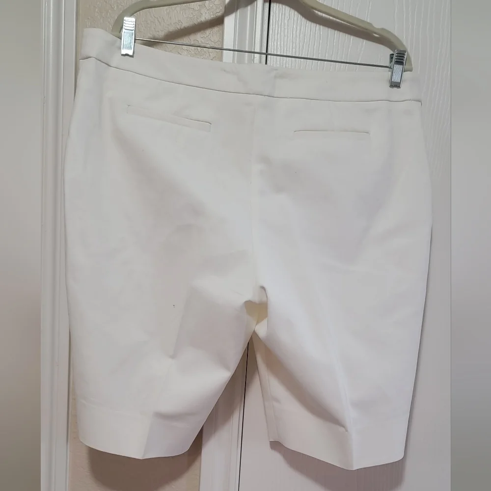 RAFAELLA WHITE BERMUDA SHORTS - Picture 7 of 9